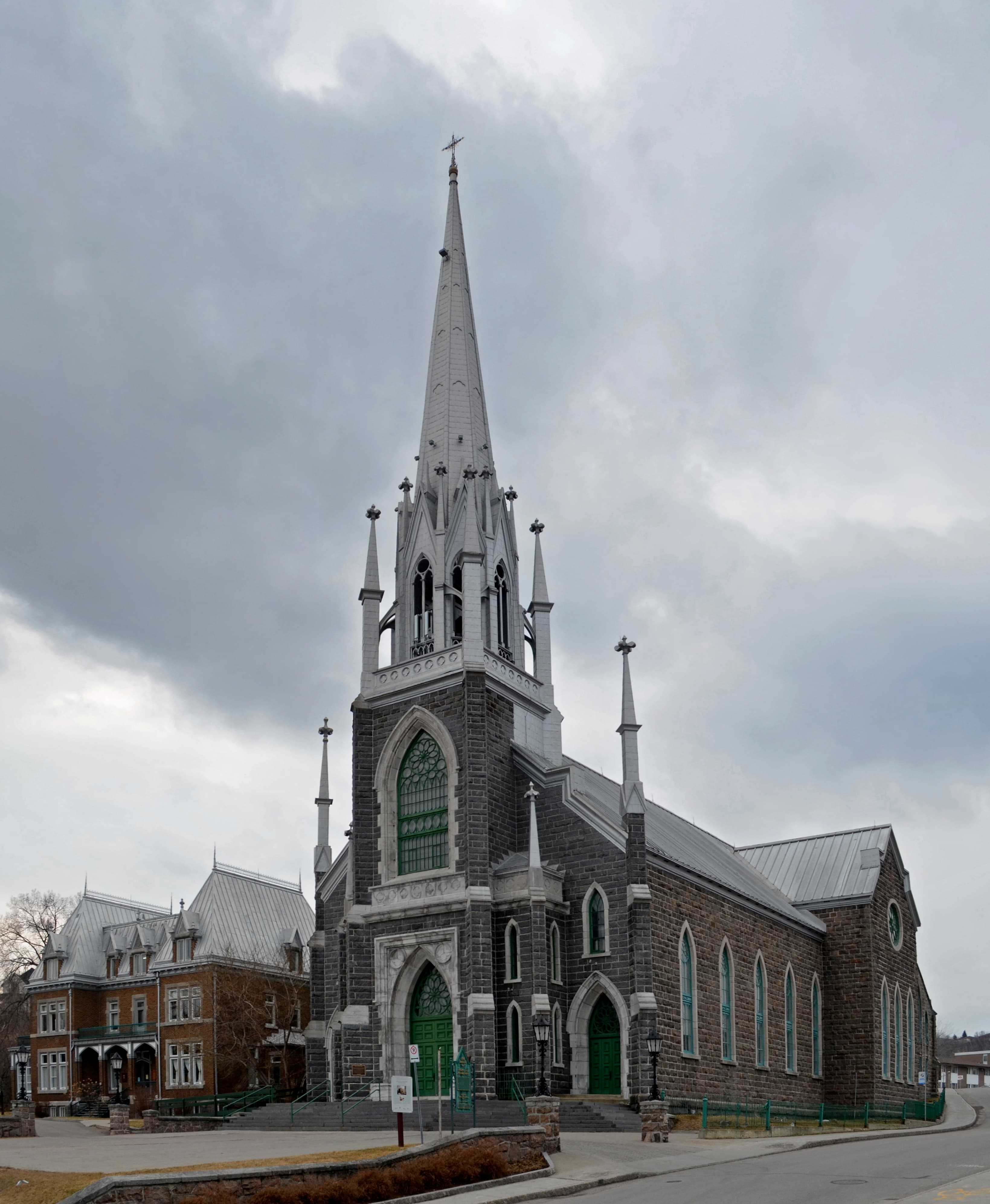 church of the sacred heart