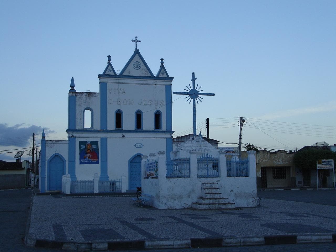 igreja e cruzeiro – crisópolis