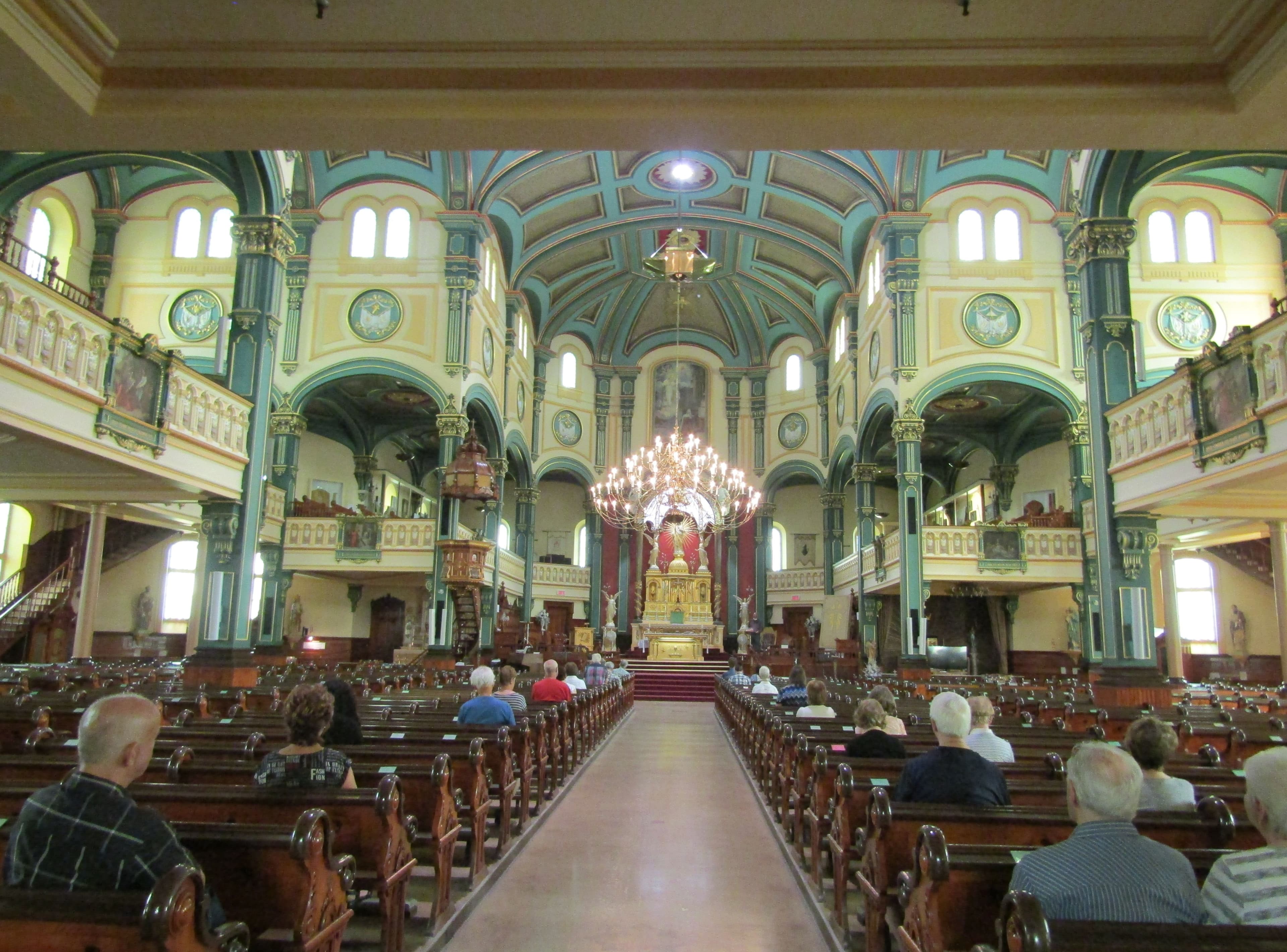 église saint-alphonse interior