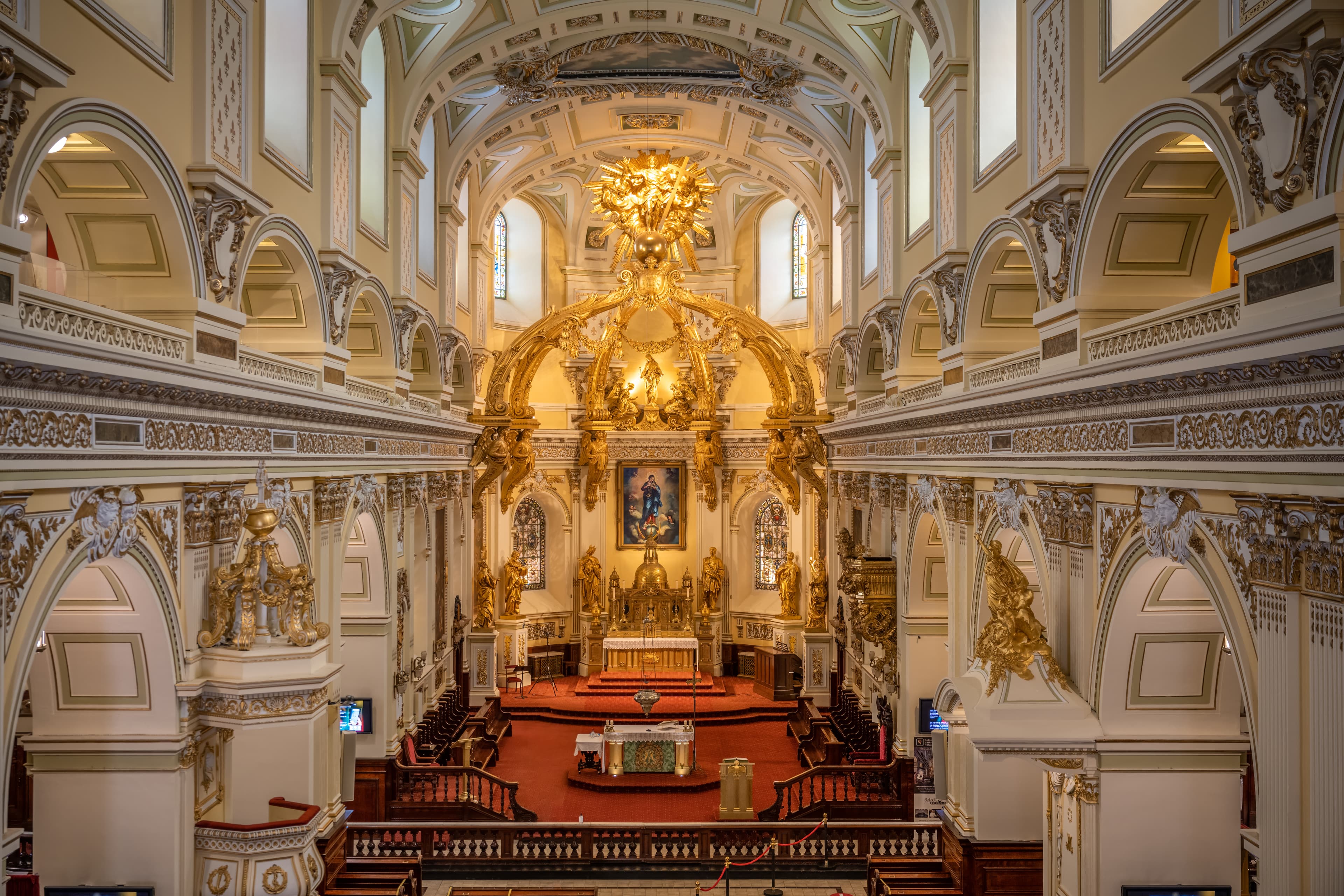 notre-dame basilica-cathedral interior